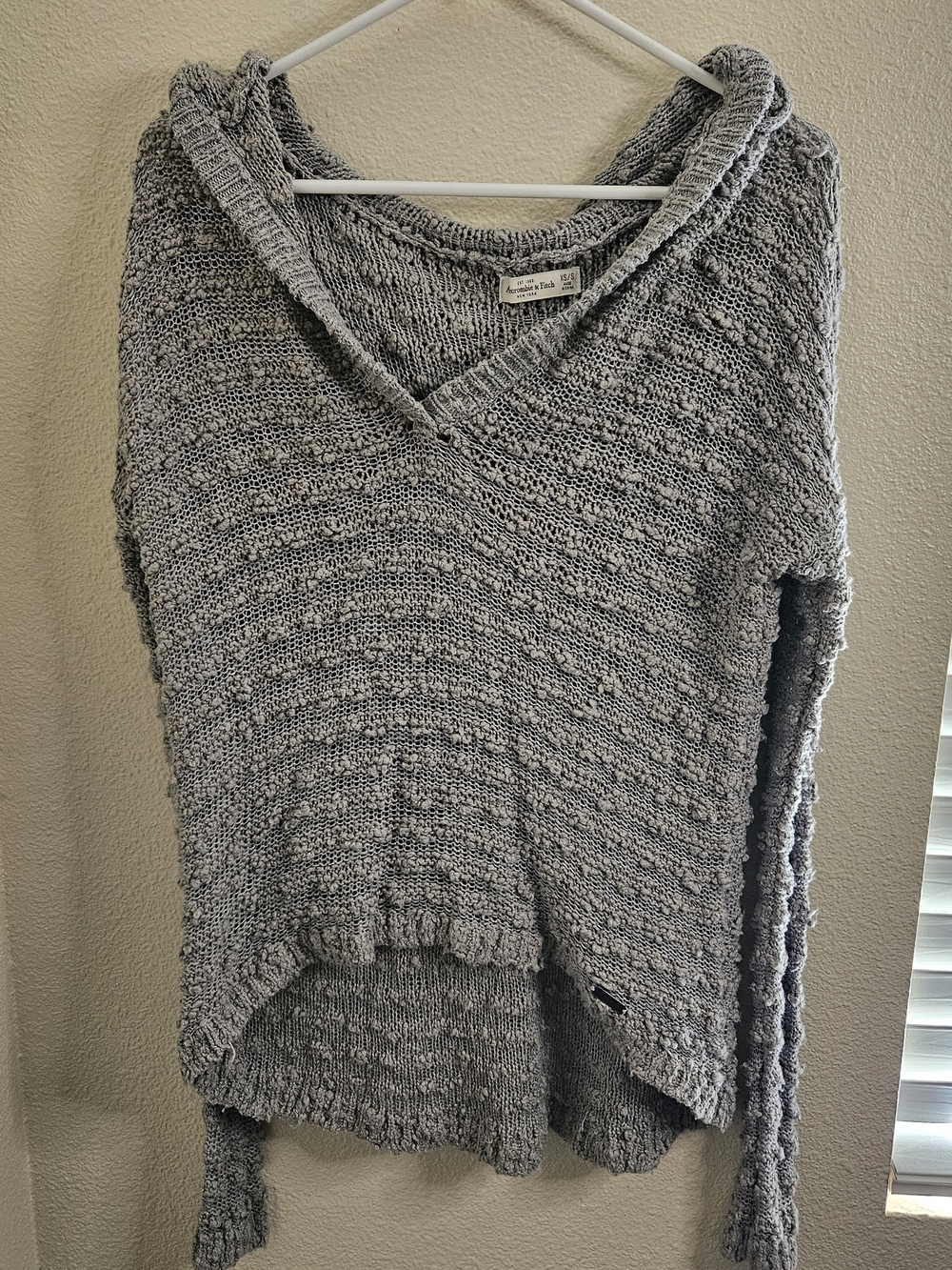 Abercrombie & Fitch Heather Gray V-Neck Knit Hoodie Sweater